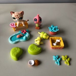 Littlest Pet Shop Jungle Hangout (2008) #852 #854 and accessories